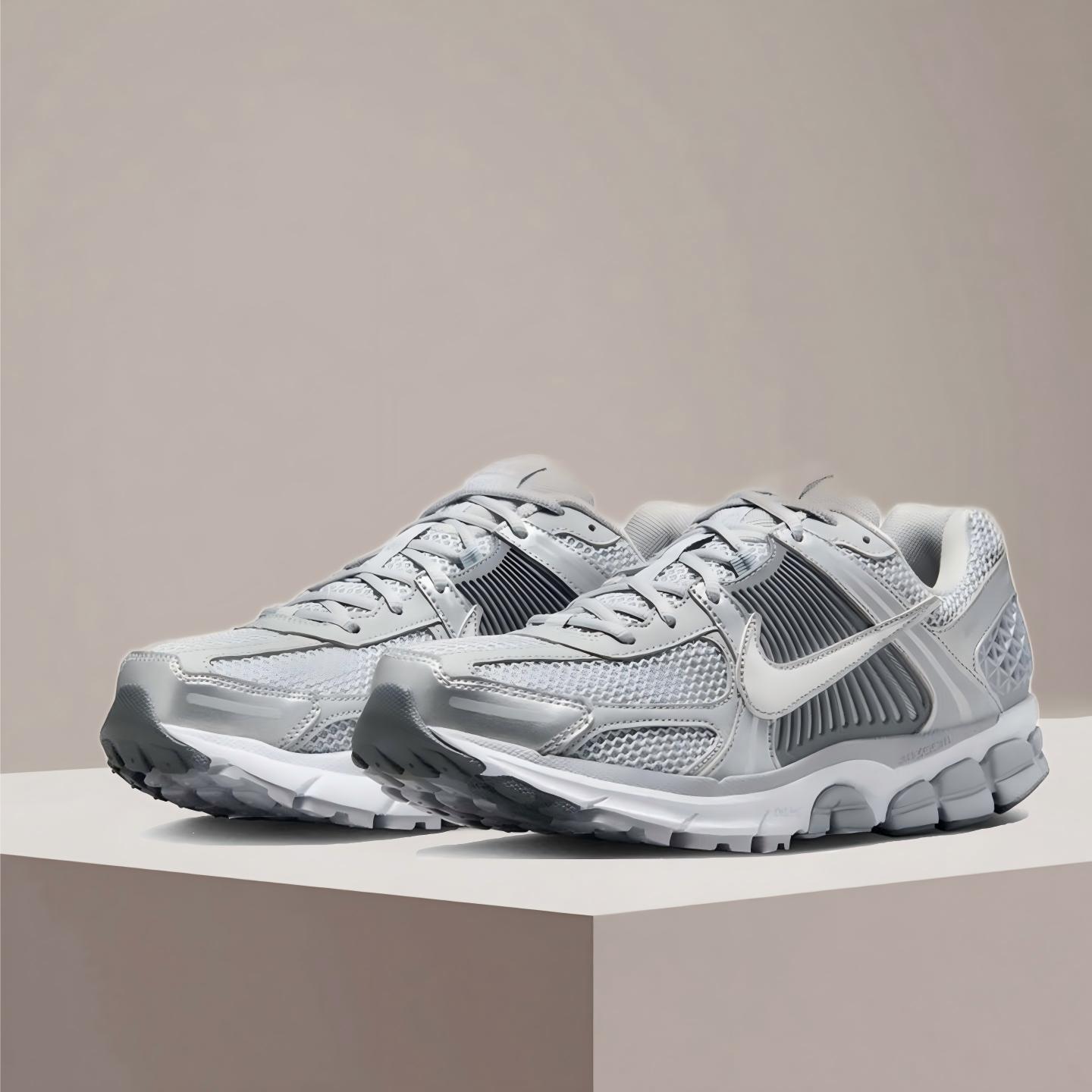 Nike Zoom Vomero 5 Yankees Run - đánh giá và giá Women Shoes Running Nike